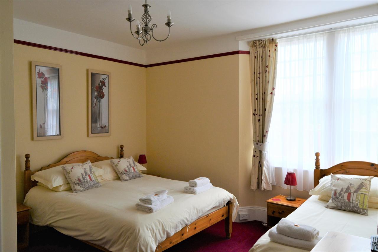 St Marguerite Bed & Breakfast Paignton Exterior photo